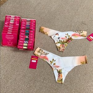 Commando thongs **NEW AND UNUSED, IN BOXES